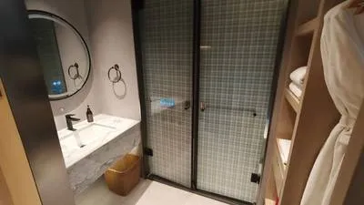 guest photo