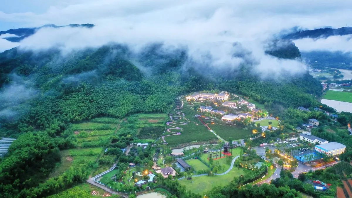 Longyou Guanghe Longshan Hotel