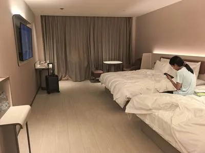 guest photo