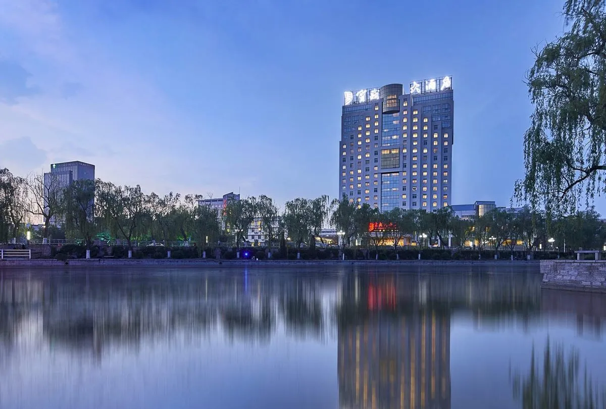 Feicheng Baosheng Grand Hotel