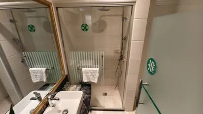 guest photo
