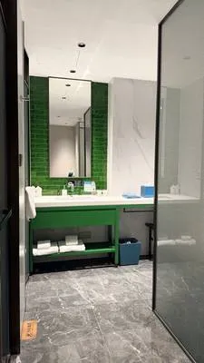guest photo