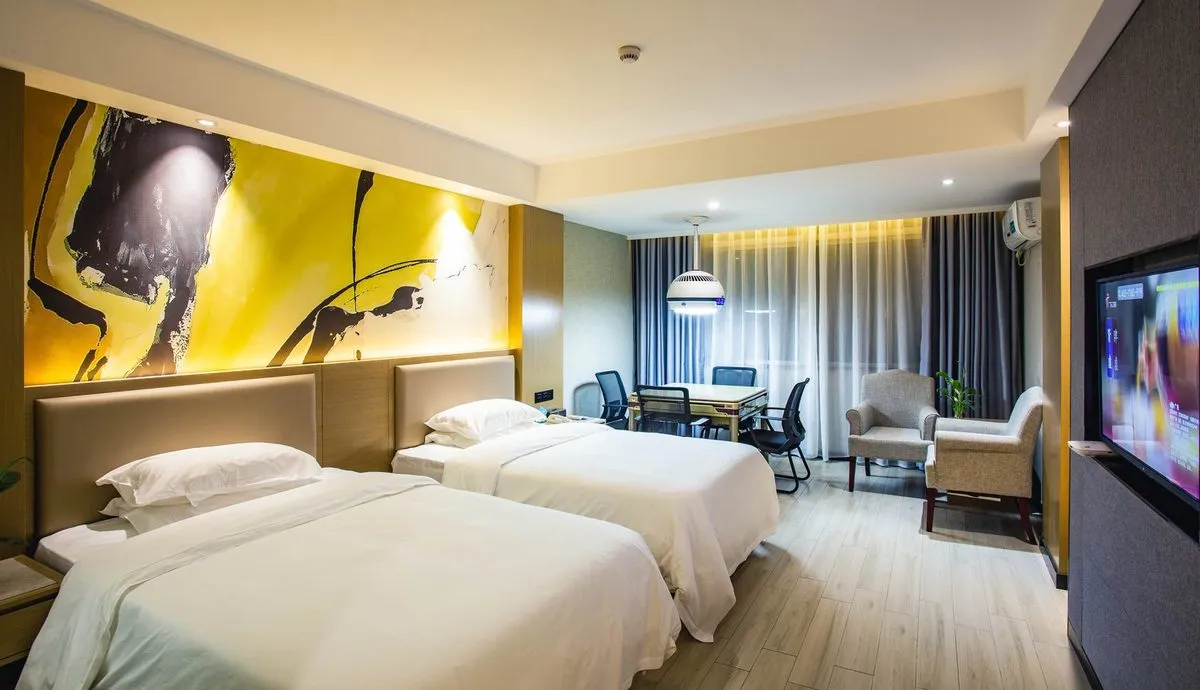 Luchuan Jinhua Hotel
