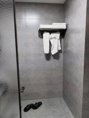 guest photo