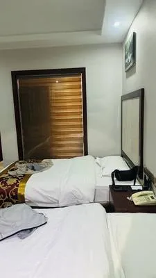 guest photo