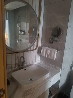 guest photo