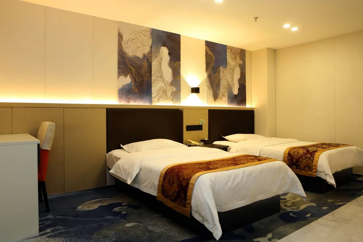 Dunhua Huafu Shangwu Hotel
