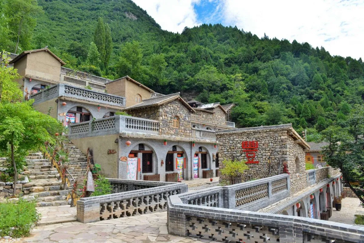 Yunqiu Shanyao Dongda Yuan