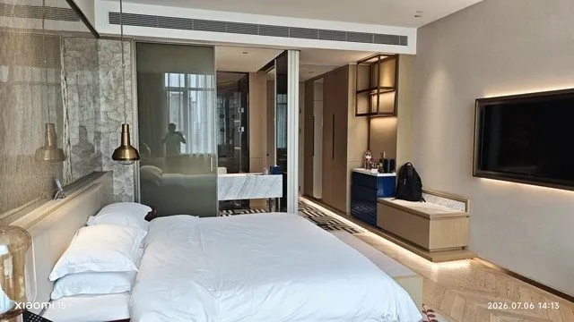 Haidong Ledu Quhua Rongbai Hao Hotel