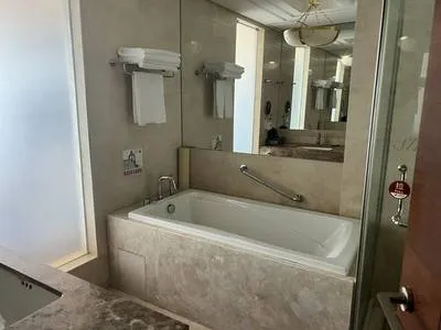 guest photo
