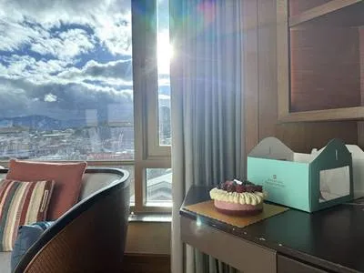 guest photo
