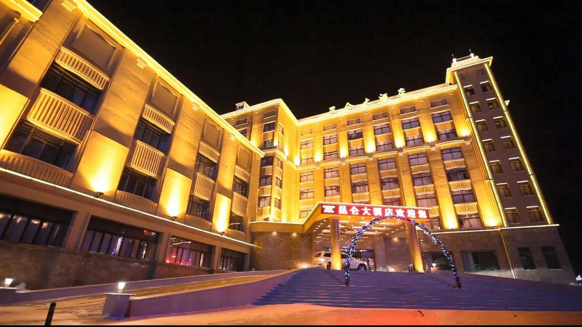 Qitai Hekun Lun Grand Hotel