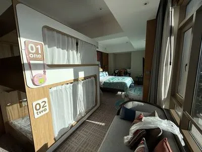 guest photo