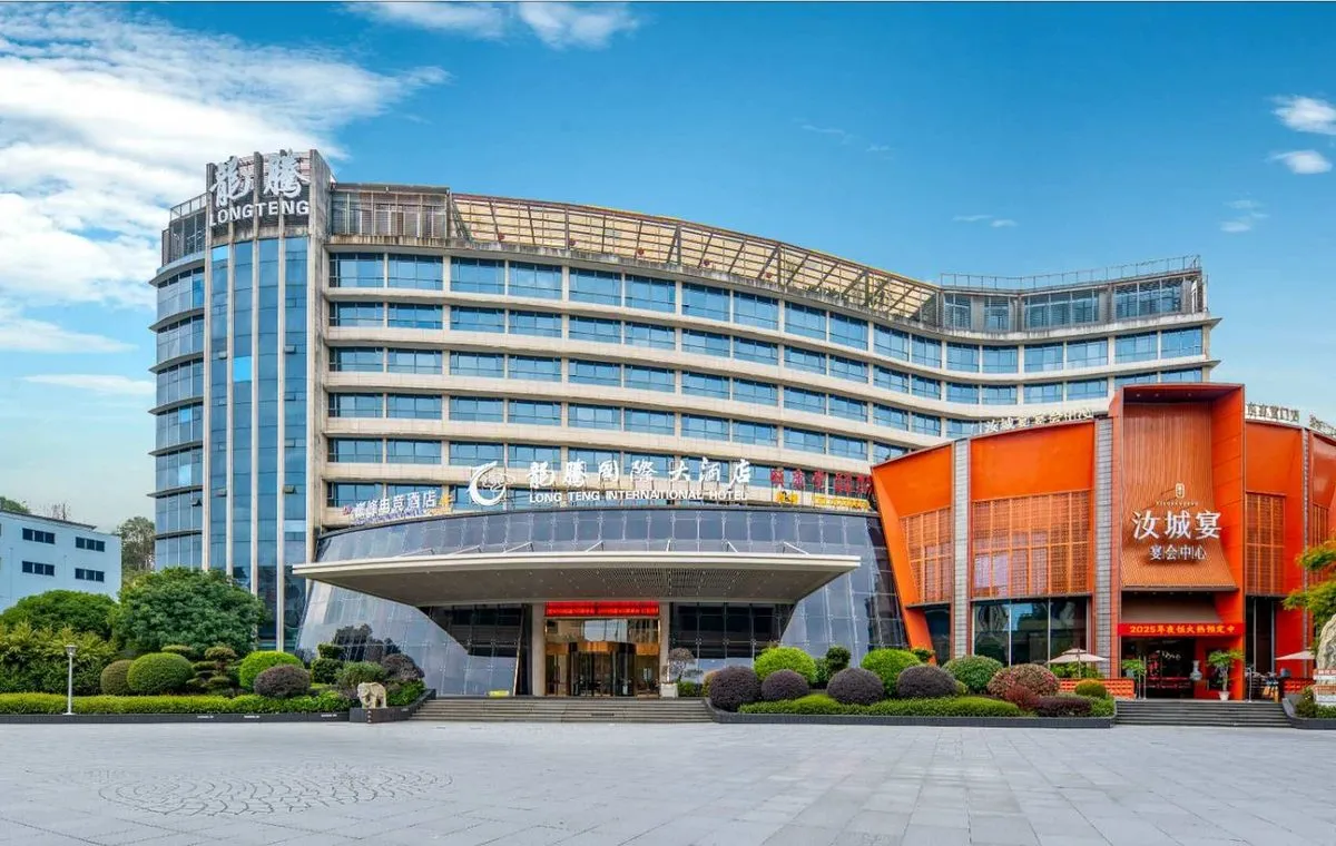 Longtengguoji Grand Hotel