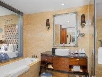 guest photo