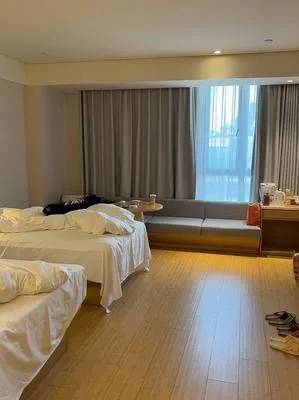 guest photo