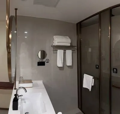 guest photo