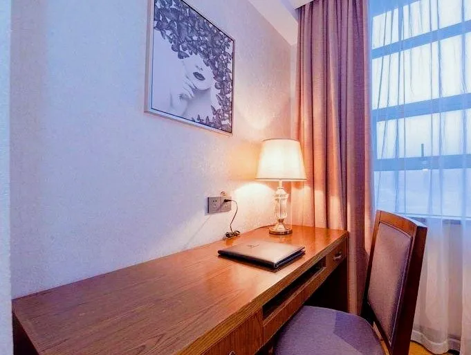 Lvzhuguoji Grand Hotel