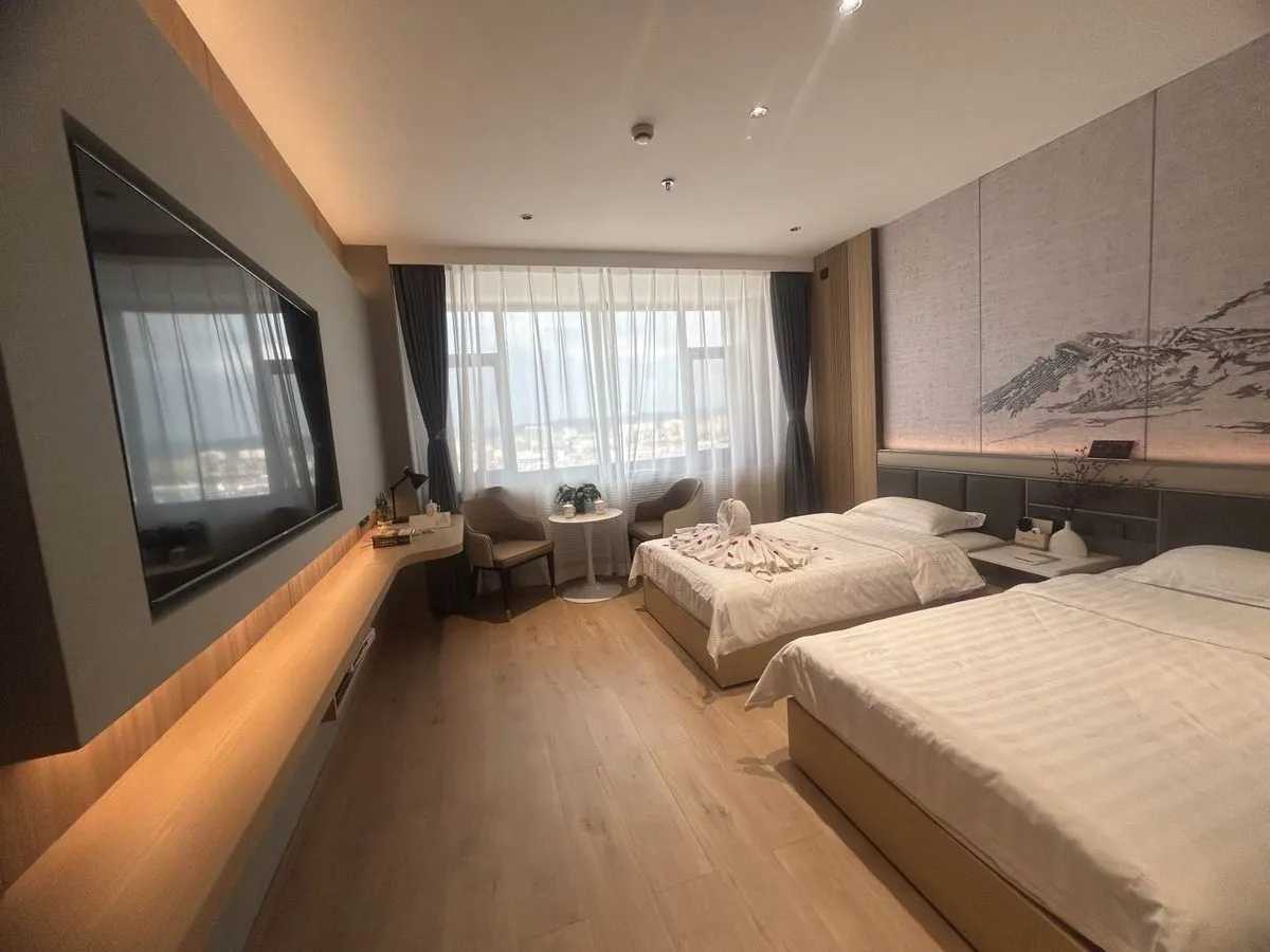 Dunhua Dunbai International Shangwu Hotel