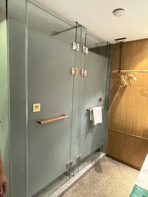guest photo