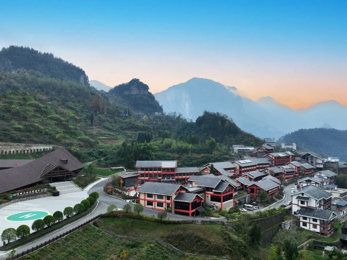 Nverzhai Resort Hotel