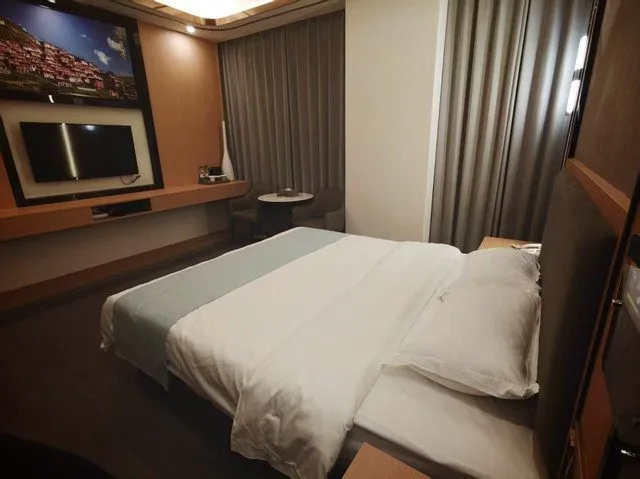 Gongjue Huanyu Grand Hotel