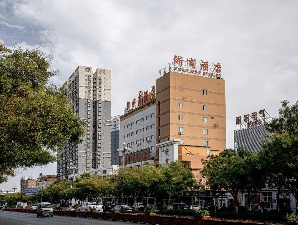 Xinzheshangda Hotel