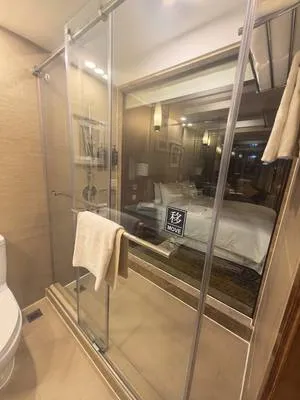 guest photo