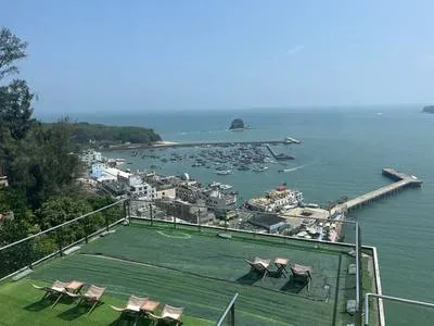 guest photo