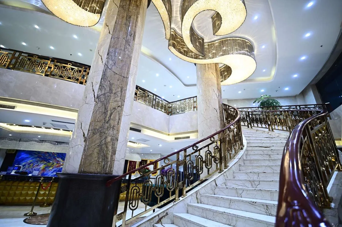 Huangnan Hongfeng De Grand Hotel