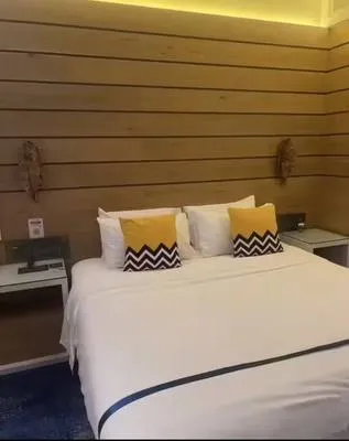guest photo
