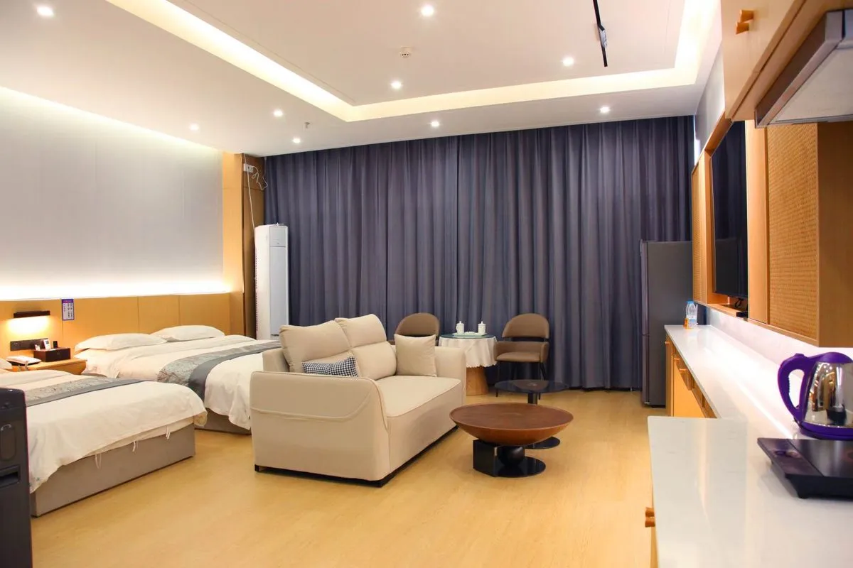Jinfeng Grand Hotel