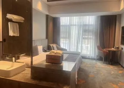 guest photo