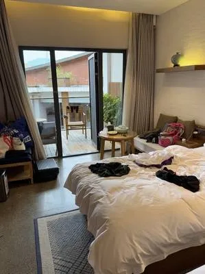guest photo