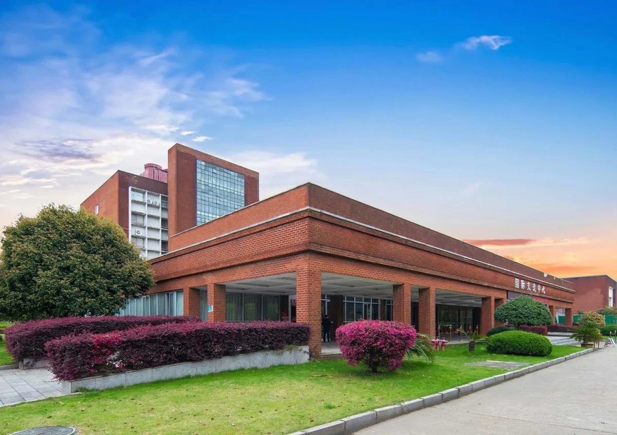 Jiangxi Shida Bailu Club