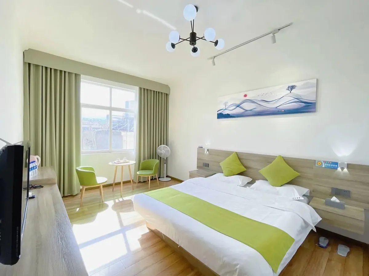 Yicheng Hotel