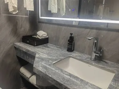 guest photo