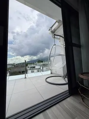 guest photo