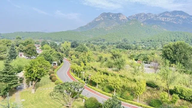Dengfeng Zhongzhou Huading Hotel