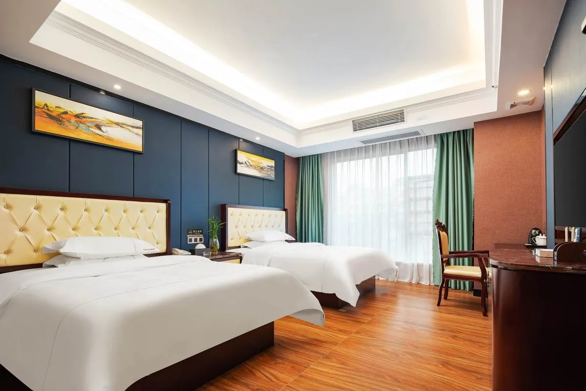 Cenxi Huaying Wanrun Hotel
