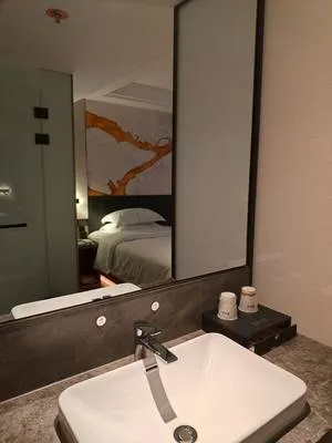guest photo