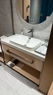 guest photo
