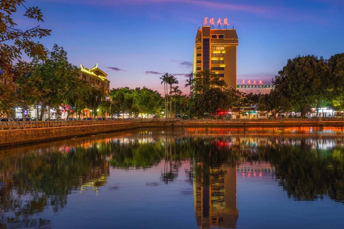Quanzhou Huaqiao Plaza