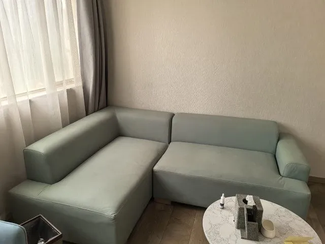Niubin Kain + International Hotel