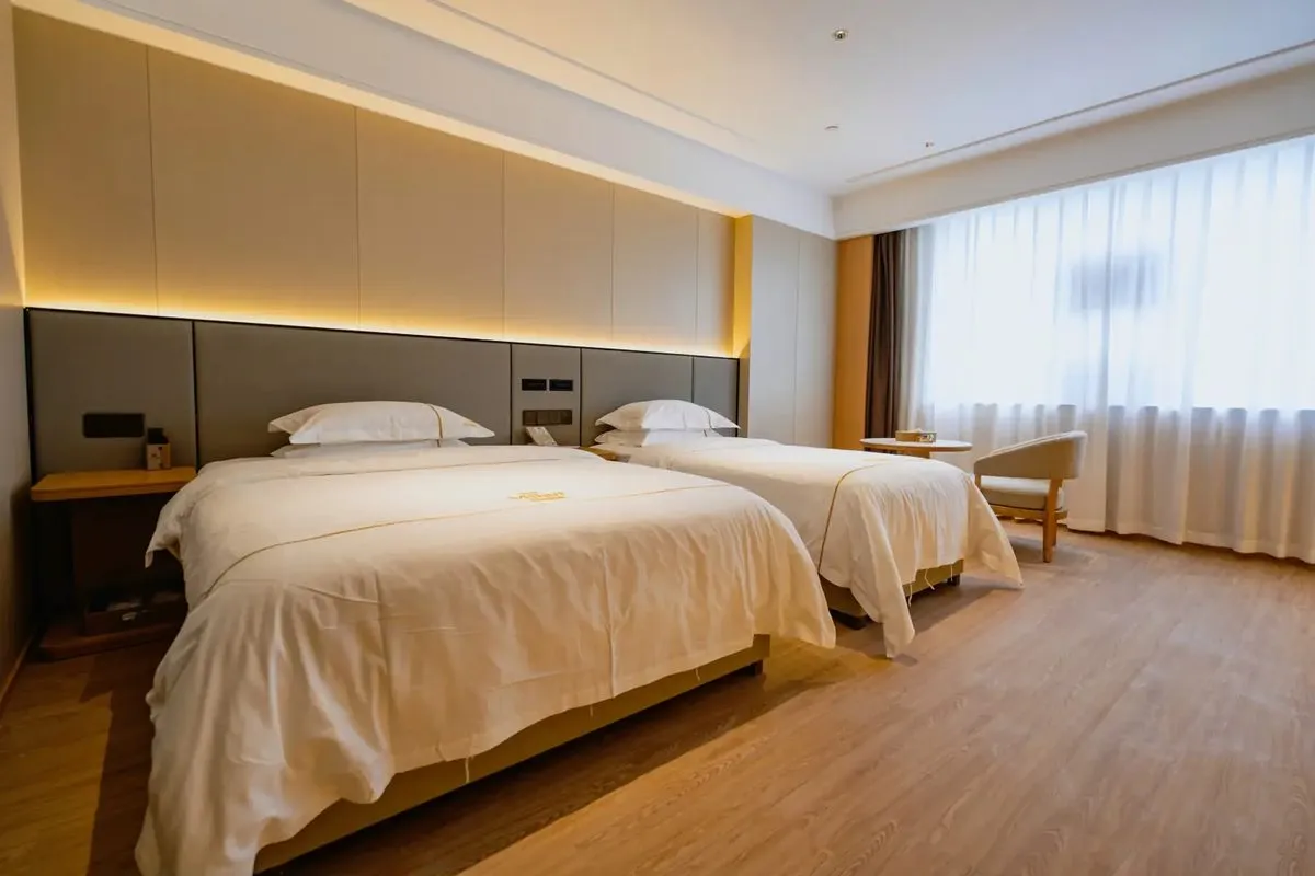 Lichuan Langning Hotel