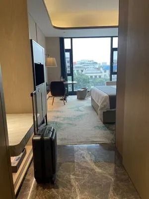 guest photo