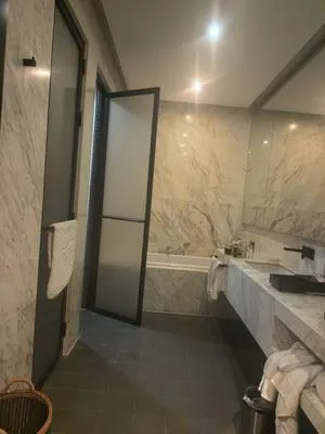 guest photo