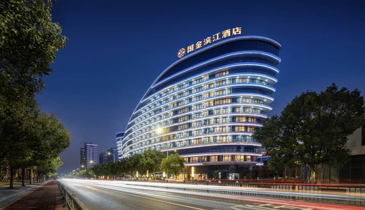 Quzhou Guojin Binjiang Leidi Senwei Jia Hotel