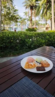 guest photo