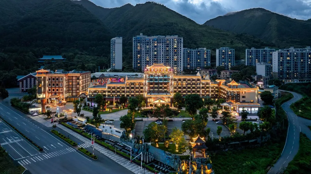 Guangdong Yaozu Wenhua Grand Hotel
